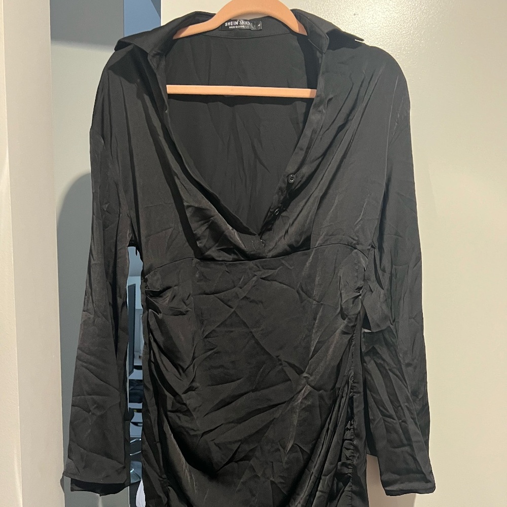 Short black dress (Size Large)